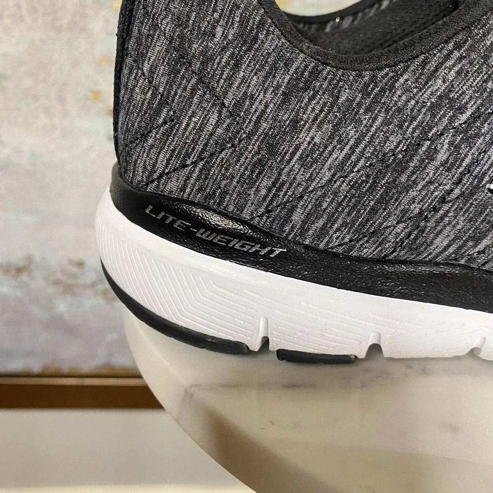 Skechers Lite-Weight Shoes Womens Size 7 Black Walking Sneakers SN 13067